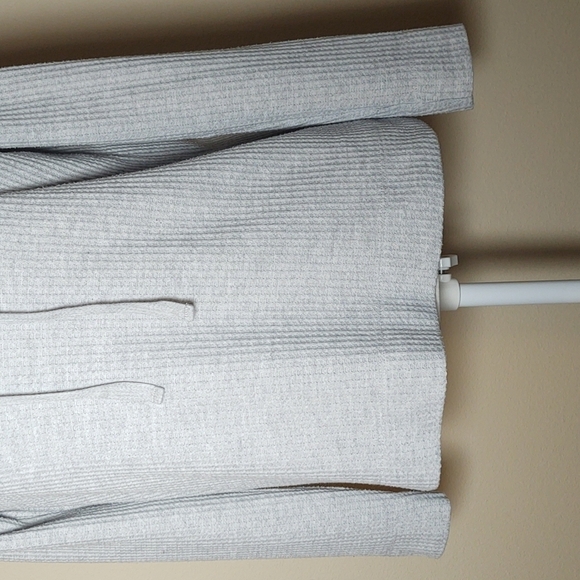 Loft Women's Gray Waffle Weave Hoodie - Picture 4 of 5